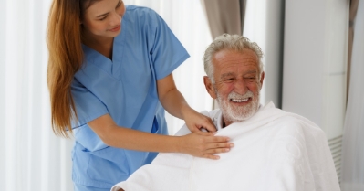 Thermal Blankets vs. Fleece Blankets for Seniors